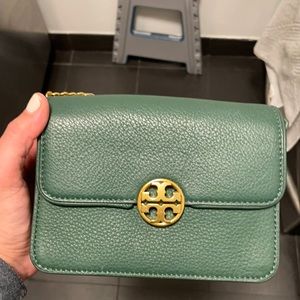 Tory Burch cross body / small purse green and gold